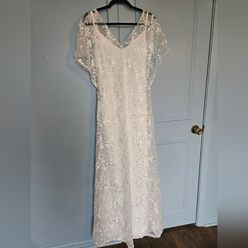 Elegant White Lace Dress